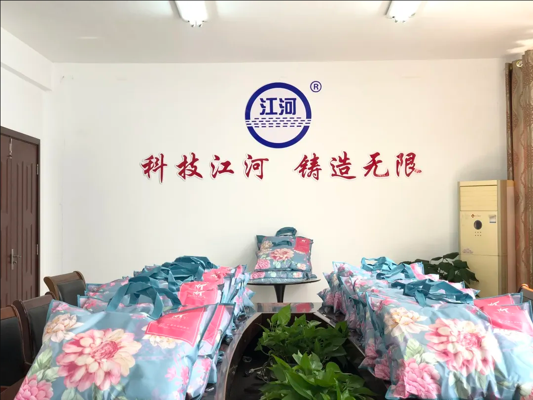女神节91视频免费观看为给女工发放福利