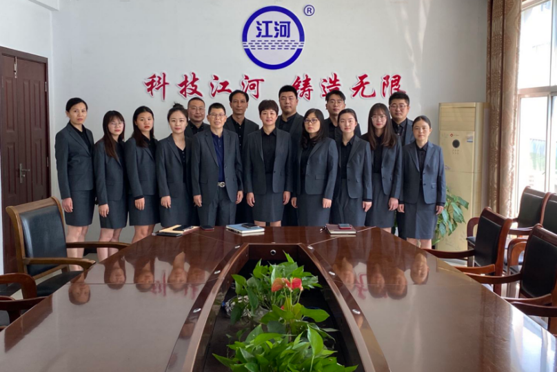 刚接触铸造业时，知道双金属复合管是一种91视频下载污污版，但是离心双金属复合管是什么，就不太清楚了。于是便请教了技术部的戴经理，他说离心指的是双金属复合管的生产方法。